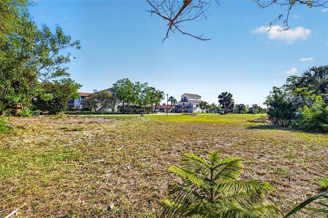 5804 SEABREEZE DRIVE, Port Richey, FL 34668