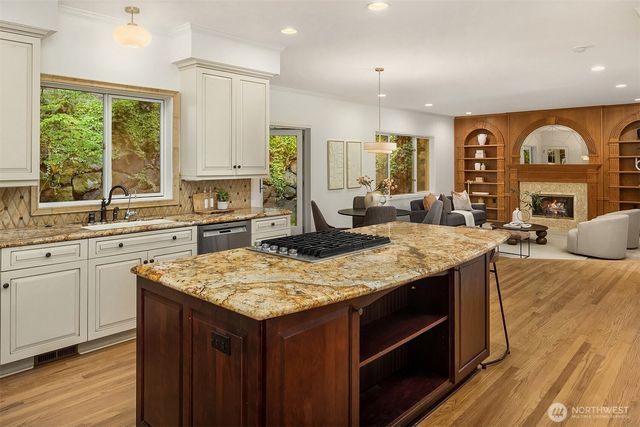 5677 193rd Place SE, Issaquah, WA 98027