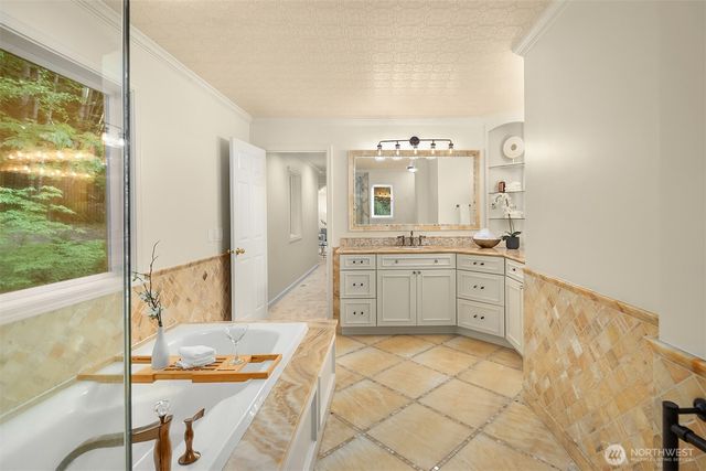 5677 193rd Place SE, Issaquah, WA 98027