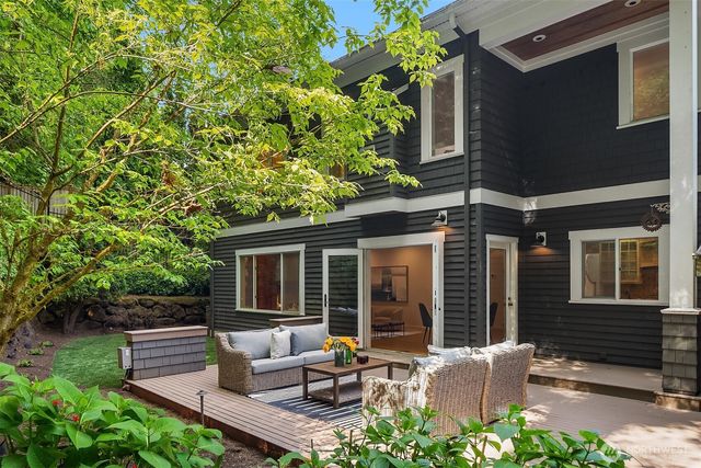 5677 193rd Place SE, Issaquah, WA 98027