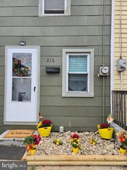 216 BARCLAY ST, Burlington, NJ 08016
