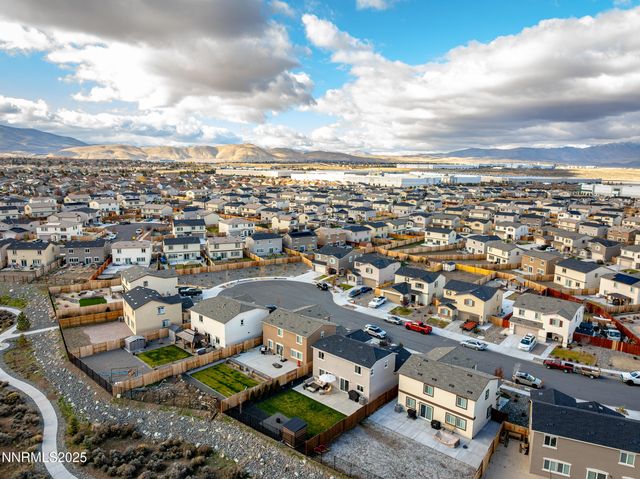 626 Coyote Bluff Court, Reno, NV 89506