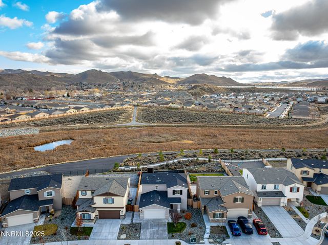 626 Coyote Bluff Court, Reno, NV 89506