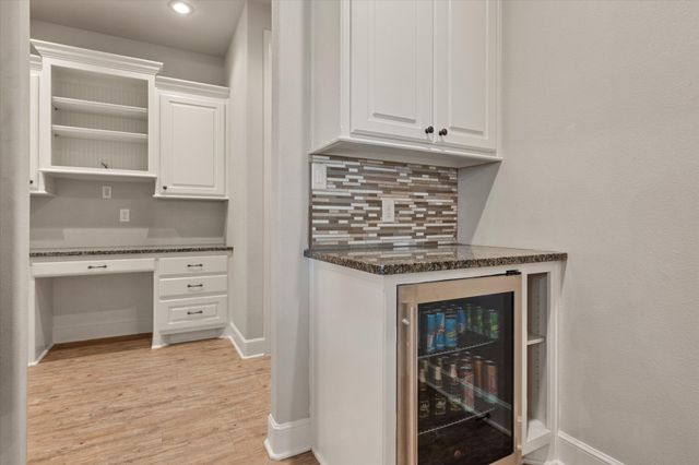 1210 N 14th Place, Wolfforth, TX 79382