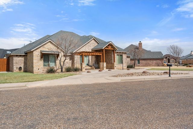 1210 N 14th Place, Wolfforth, TX 79382