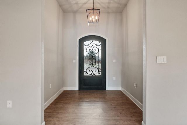 1210 N 14th Place, Wolfforth, TX 79382