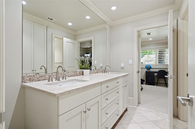 12311 Woodthorpe Lane, Houston, TX 77024