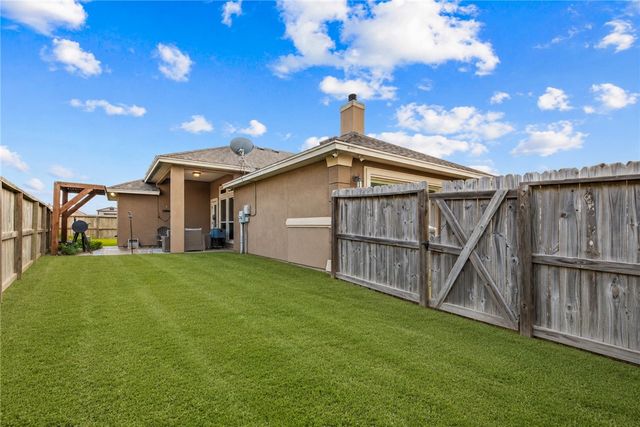 3930 Amadas Dr, Corpus Christi, TX 78414