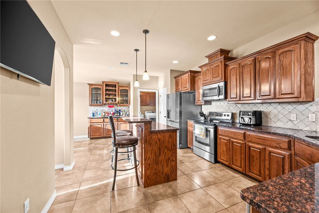 3930 Amadas Dr, Corpus Christi, TX 78414