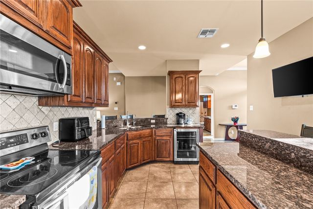 3930 Amadas Dr, Corpus Christi, TX 78414
