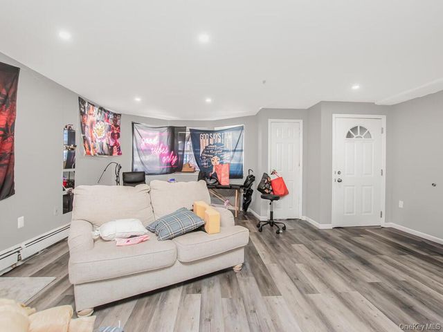 819 E 223rd Street, Bronx, NY 10466