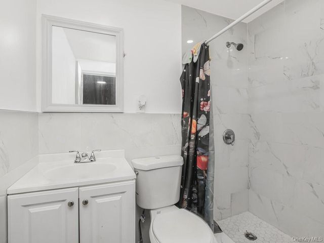 819 E 223rd Street, Bronx, NY 10466