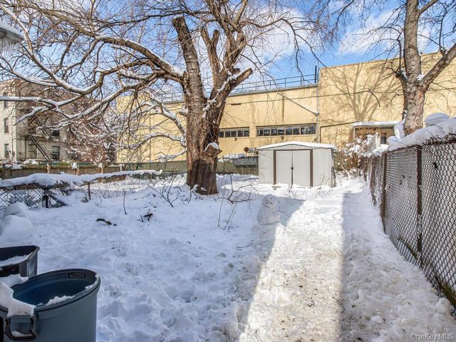 819 E 223rd Street, Bronx, NY 10466