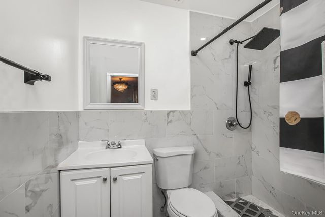 819 E 223rd Street, Bronx, NY 10466