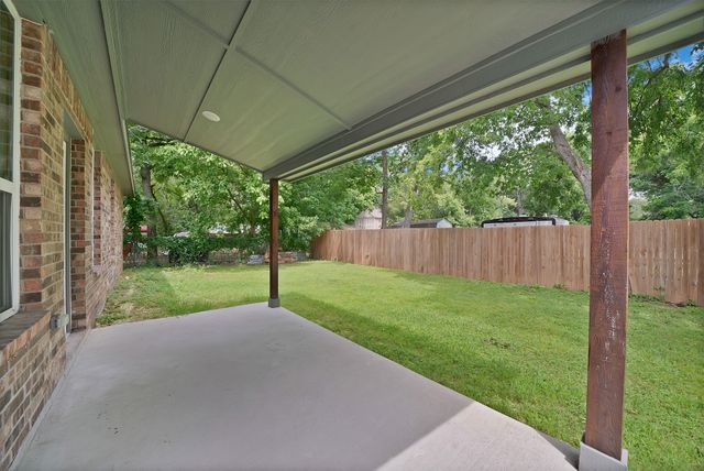 407 E Willingham Street, Cleburne, TX 76031