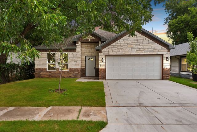 407 E Willingham Street, Cleburne, TX 76031