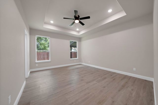 407 E Willingham Street, Cleburne, TX 76031