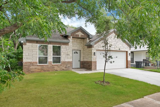 407 E Willingham Street, Cleburne, TX 76031