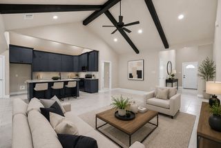 407 E Willingham Street, Cleburne, TX 76031