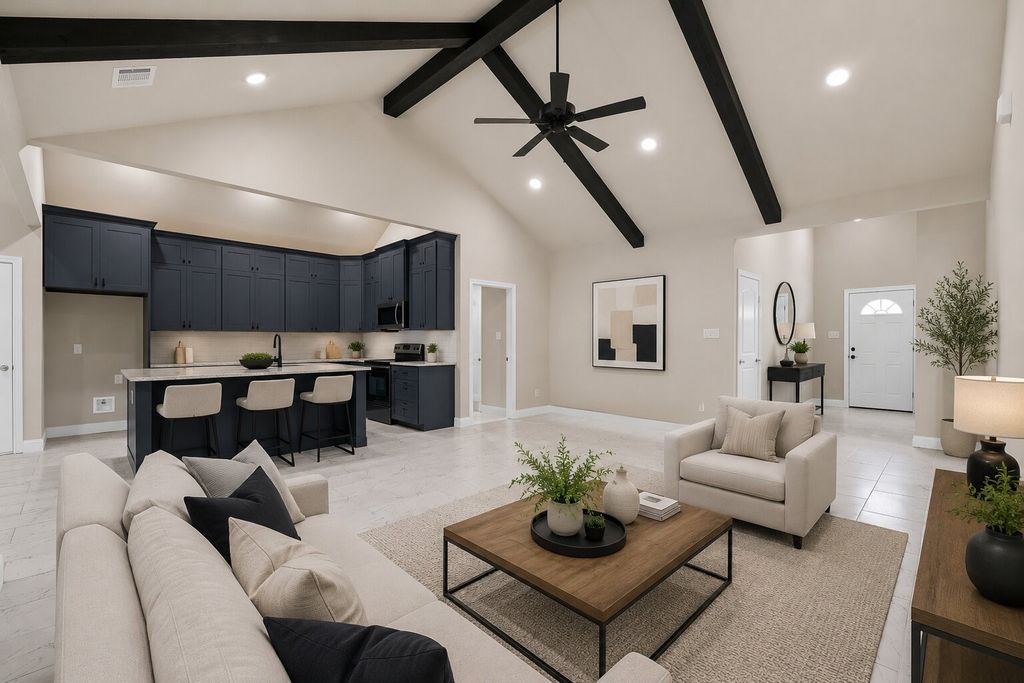 407 E Willingham Street, Cleburne, TX 76031