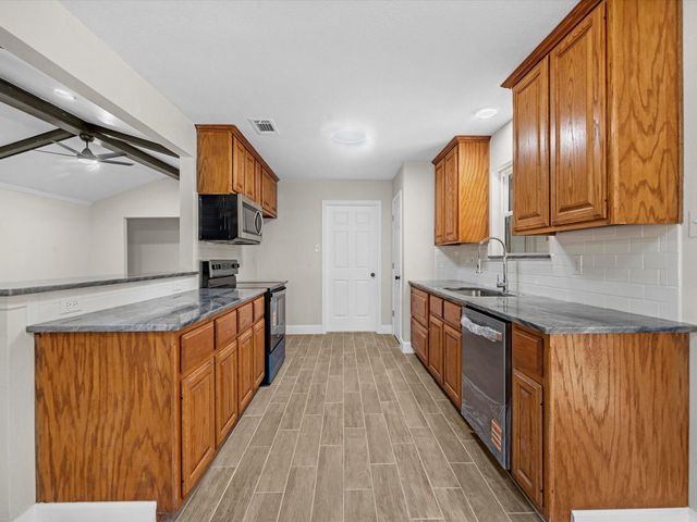 9096 N Comanche Circle, Willis, TX 77378