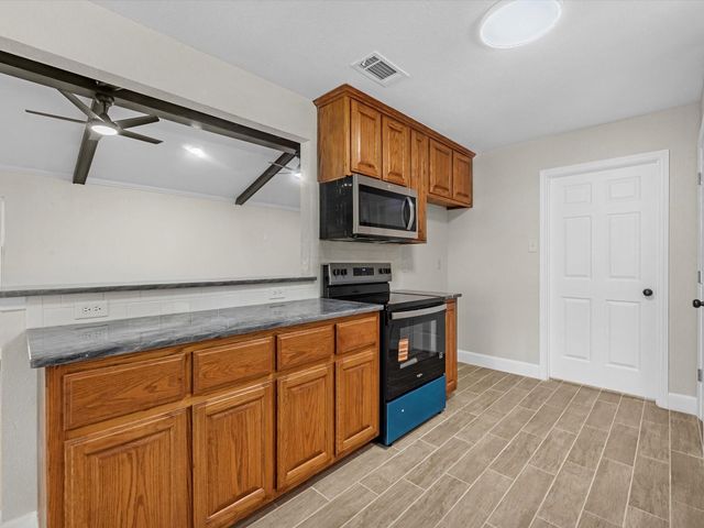 9096 N Comanche Circle, Willis, TX 77378