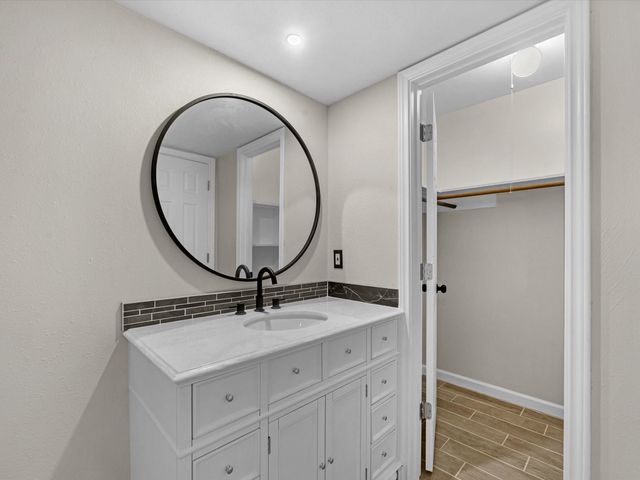 9096 N Comanche Circle, Willis, TX 77378