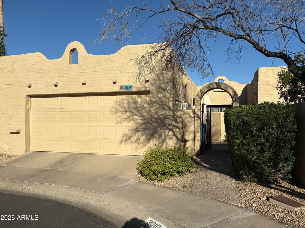 3010 W PHELPS Road, Phoenix, AZ 85053