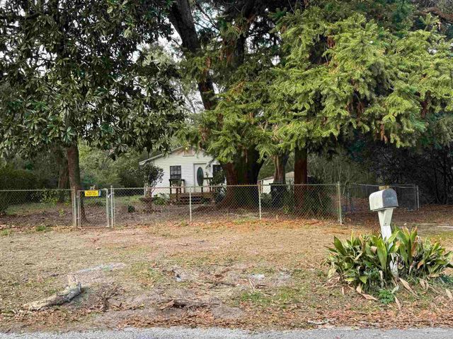 1510 Acorn Ln, Pensacola, FL 32514