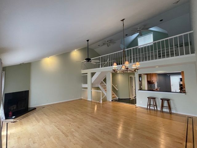 69 Algonquin Rd 69, Newton, MA 02467
