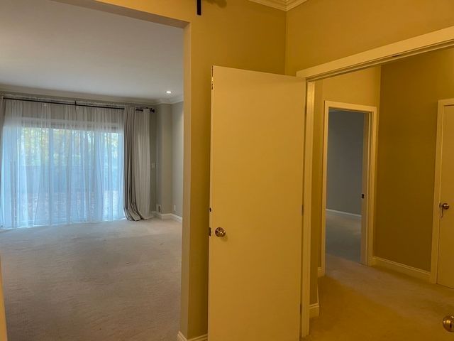 69 Algonquin Rd 69, Newton, MA 02467