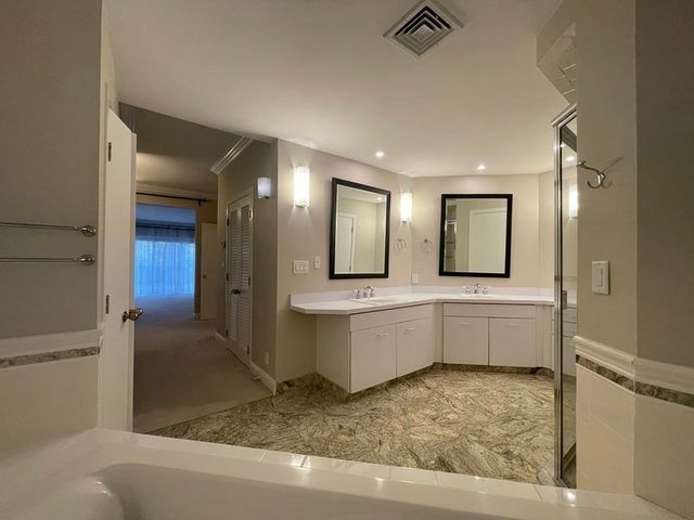 69 Algonquin Rd 69, Newton, MA 02467