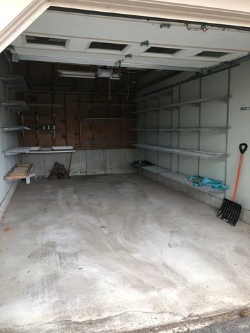 69 Algonquin Rd 69, Newton, MA 02467
