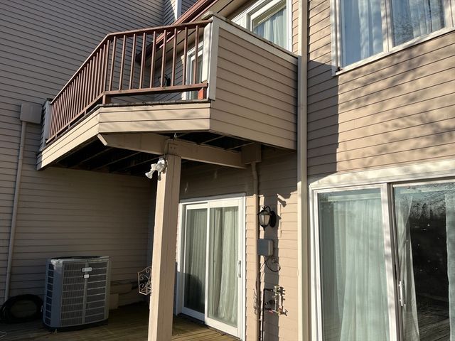 69 Algonquin Rd 69, Newton, MA 02467