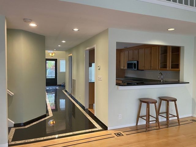 69 Algonquin Rd 69, Newton, MA 02467