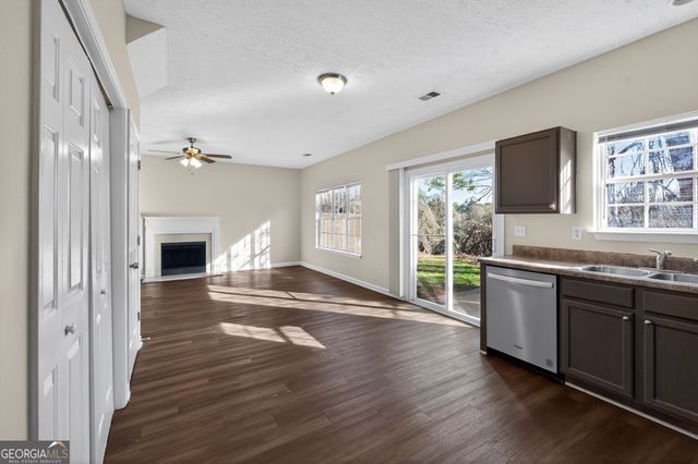 4292 Linecrest Lane, Ellenwood, GA 30294