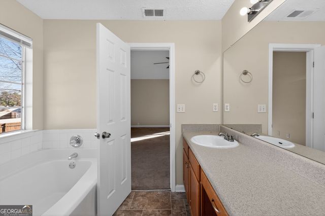 4292 Linecrest Lane, Ellenwood, GA 30294