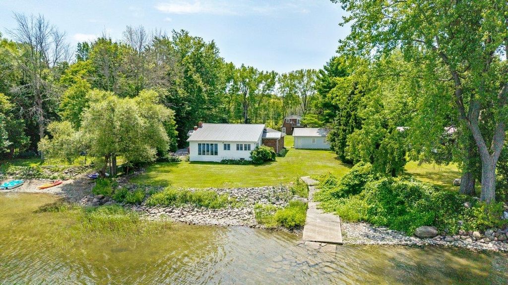 412 North Shore Road, Isle La Motte, VT 05463
