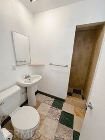 431 E Rosslynn, Fullerton, CA 92832