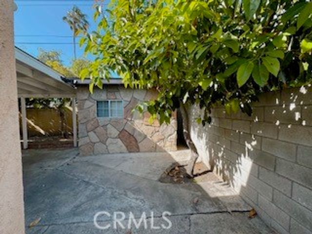 431 E Rosslynn, Fullerton, CA 92832