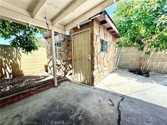 431 E Rosslynn, Fullerton, CA 92832