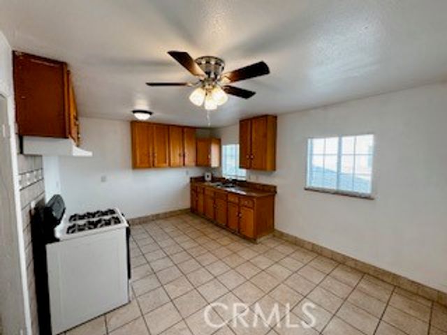 431 E Rosslynn, Fullerton, CA 92832