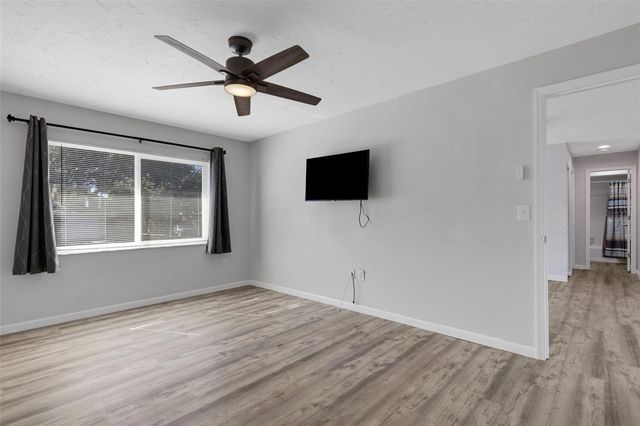 2057 LINWOOD DRIVE, Sarasota, FL 34232