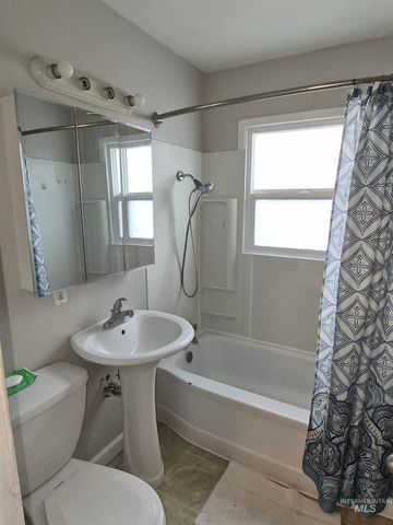 1030 Everett Ave, Pocatello, ID 83201