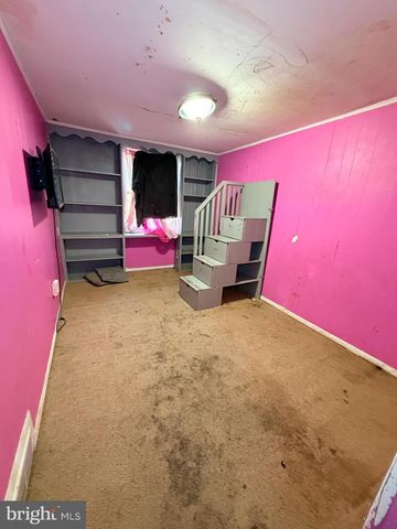 327 W 21ST ST, Chester, PA 19013