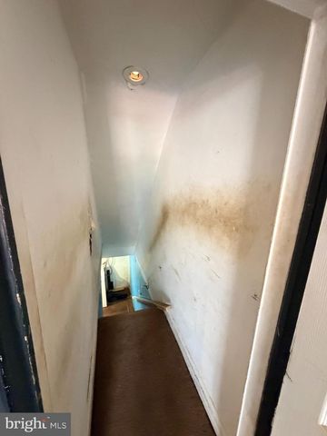 327 W 21ST ST, Chester, PA 19013