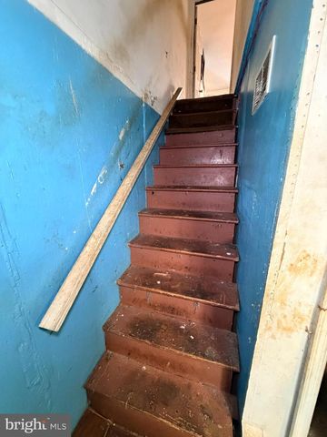 327 W 21ST ST, Chester, PA 19013