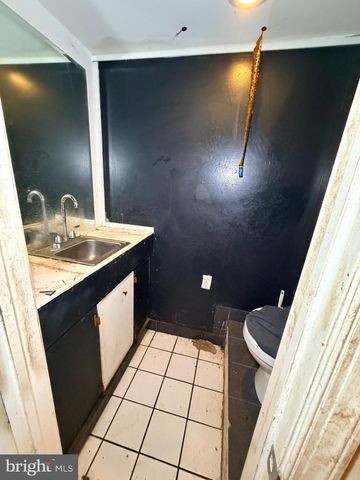 327 W 21ST ST, Chester, PA 19013