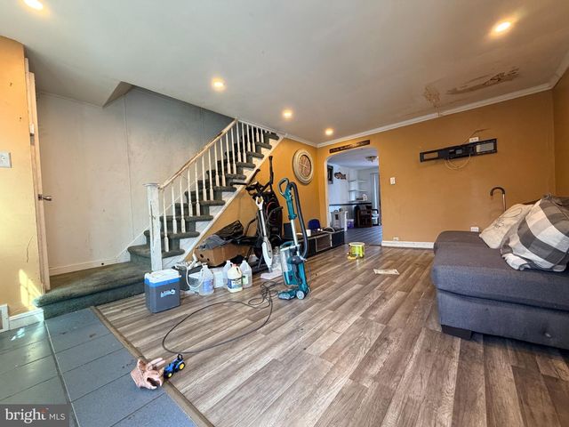 327 W 21ST ST, Chester, PA 19013