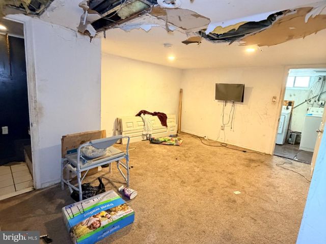 327 W 21ST ST, Chester, PA 19013